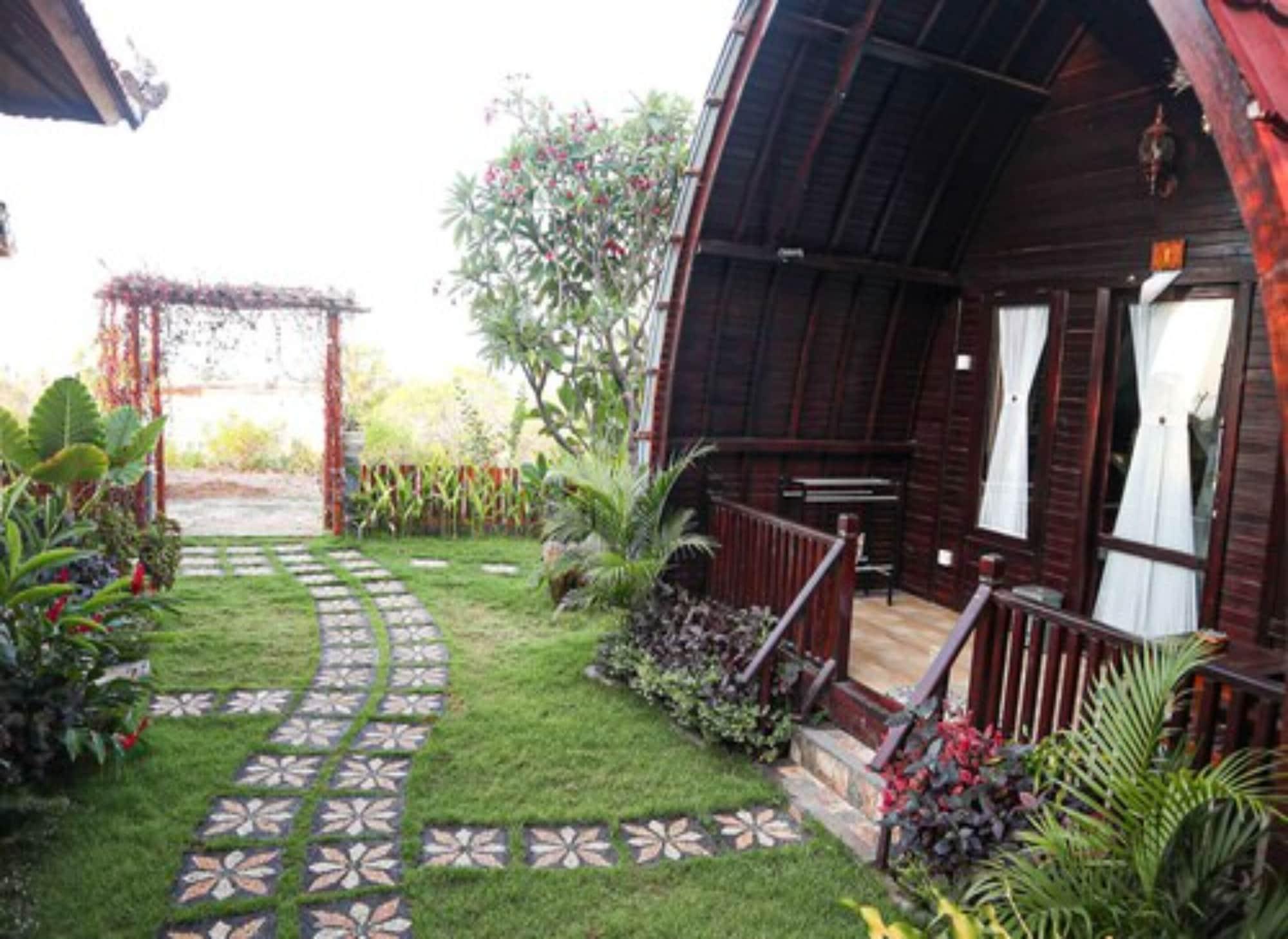 Hotra Hill Cottage Batununggul Экстерьер фото